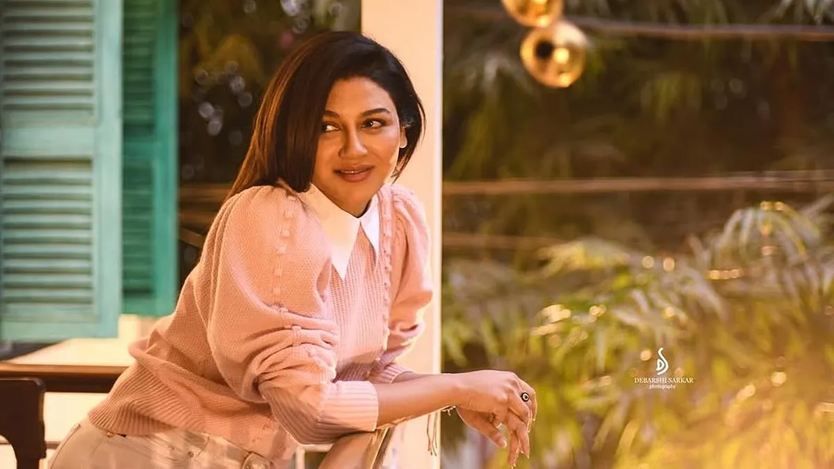 Jaya Ahsan: ‘শান্তি আসুক দেশে…’, বড়দিনে স্পেশাল ম্যাসেজ জয়ার
