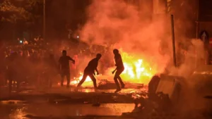 GettyImages 1176593351 lebanon fire protest