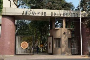 JADAVPUR UNIVERSITY: যাদবপুর বিশ্ববিদ্যালয়ে দুই ছাত্র গোষ্ঠীর সংঘর্ষ 13 1739959074 1696594130 1693571287 1693290361 1692156017 jadavpur1