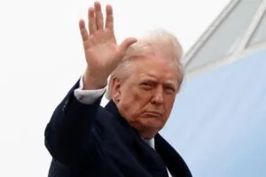 Trump postpones military strikes: ইরানের বিদ্যুৎকেন্দ্রে হামলা স্থগিতের ঘোষণা ট্রাম্পের 22 2026 03 20T201354Z 493857006 RC2K8KAXXANT RTRMADP 3 USA TRUMP 1 1 1774266324