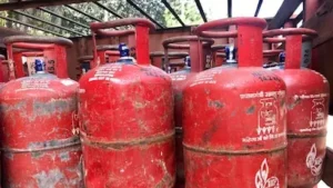 LPG and PNG Rule 1 may:অগ্নিগর্ভ বিশ্ববাজার: এবার আপনার রান্নাঘরের গ্যাসেও পড়বে কোপ, কড়া পদক্ষেপ কেন্দ্রের 19 innqo6tg lpg 625x300 30 April 26