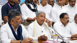 Karnataka CM Resignation 2026: কর্ণাটকের মসনদে এবার শিবকুমার! মুখ্যমন্ত্রীর পদ ছেড়ে রাজ্যসভার প্রস্তাবও হেলায় ফেরালেন সিদ্দারামাইয়া 25 siddaramaiah and dk shivakumar at a press briefing on thursday 284653184 16x9 0
